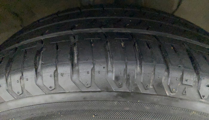 2020 Hyundai Verna SX DIESEL MT, Diesel, Manual, 26,204 km, Right Front Tyre Tread