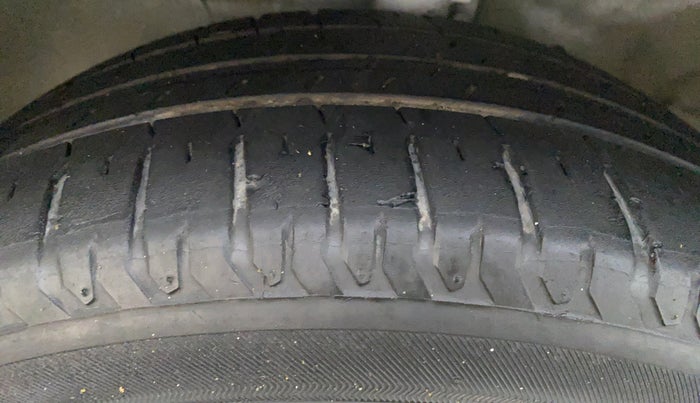 2020 Hyundai Verna SX DIESEL MT, Diesel, Manual, 26,204 km, Left Front Tyre Tread