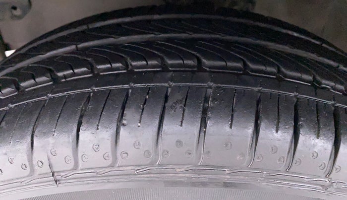 2012 Honda City V MT PETROL, Petrol, Manual, 70,961 km, Left Front Tyre Tread