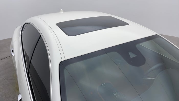 Maserati Quattroporte-Roof/Sunroof View