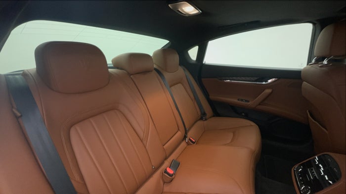 Maserati Quattroporte-Right Side Door Cabin View