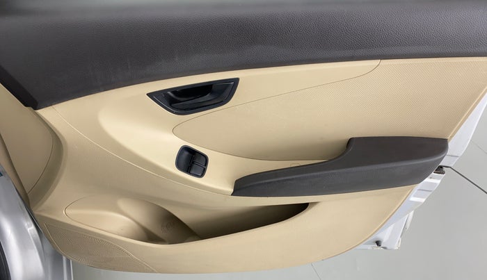 2014 Hyundai Eon MAGNA PLUS, Petrol, Manual, 47,097 km, Driver Side Door Panels Control