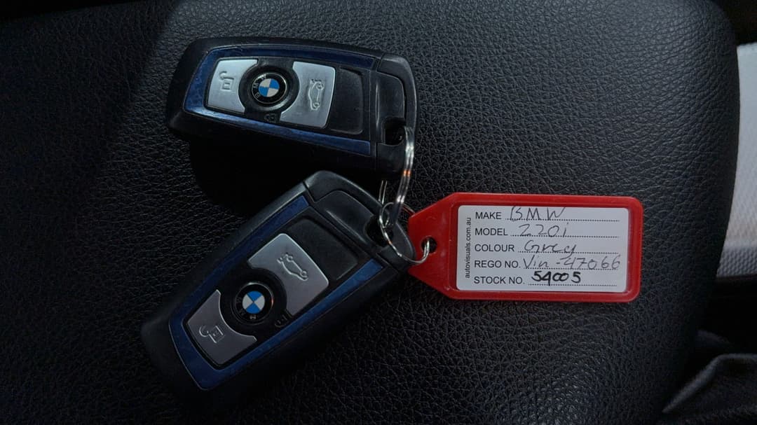 2018 BMW 2 20i M Sport, Automatic, 61514 km, Key Close-up