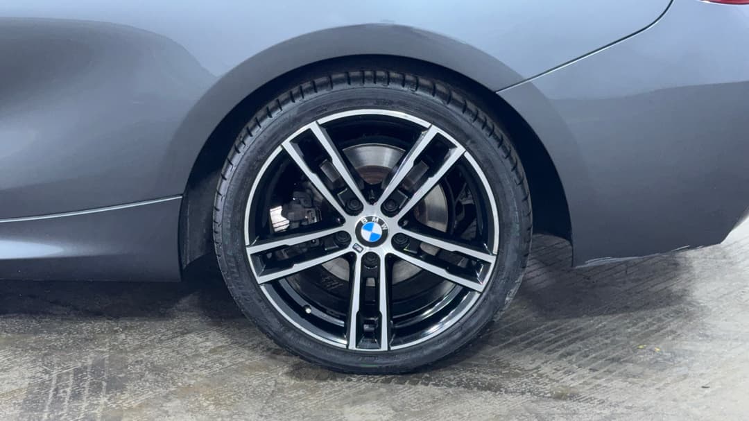 2018 BMW 2 20i M Sport, Automatic, 61514 km, Left Rear Wheel