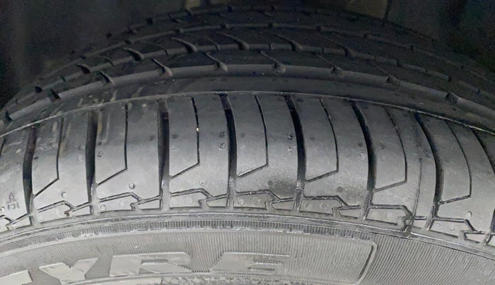 2021 Tata ALTROZ XZ PETROL, Petrol, Manual, 64,833 km, Left Front Tyre Tread