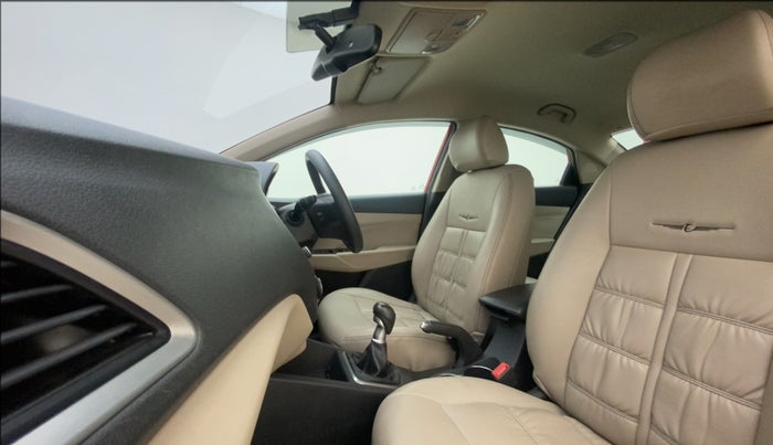 2018 Hyundai Verna 1.6 VTVT SX, Petrol, Manual, 32,982 km, Right Side Front Door Cabin