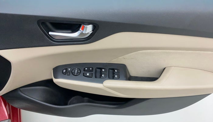 2018 Hyundai Verna 1.6 VTVT SX, Petrol, Manual, 32,982 km, Driver Side Door Panels Control