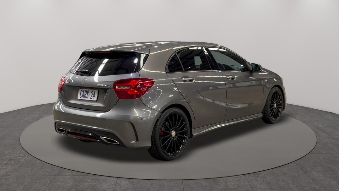 Right Back Diagonal (45- Degree) View