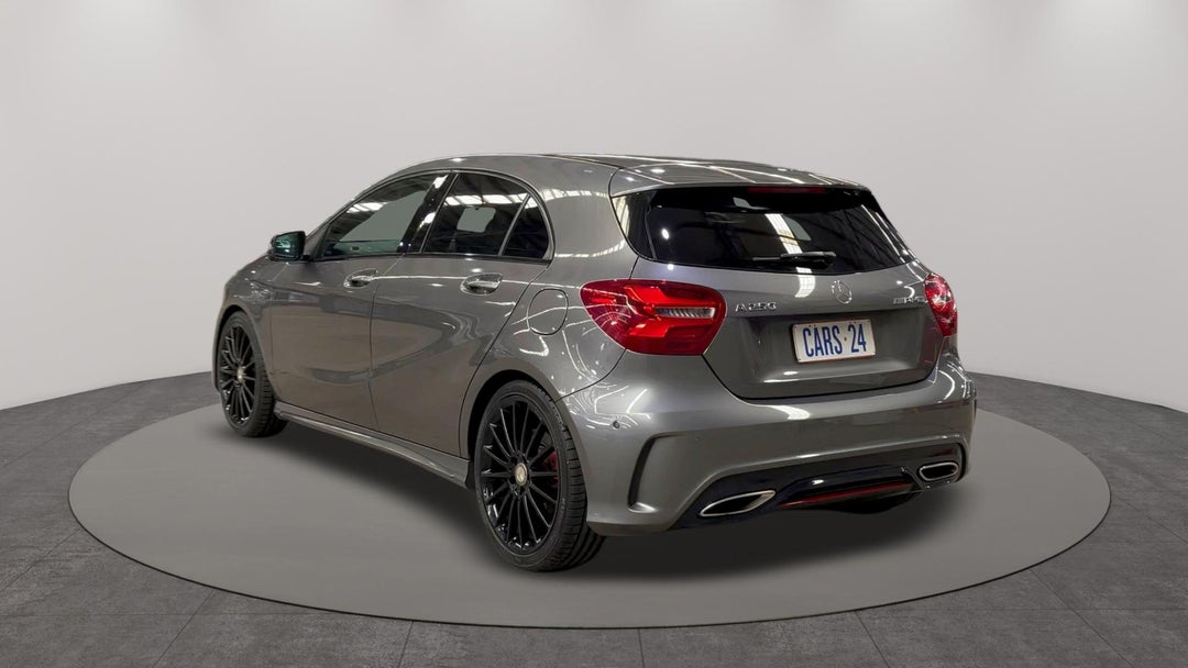 Left Back Diagonal (45- Degree) View