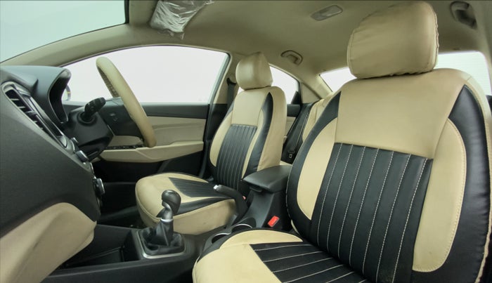 2017 Hyundai Verna 1.6 SX VTVT, Petrol, Manual, 10,705 km, Right Side Front Door Cabin