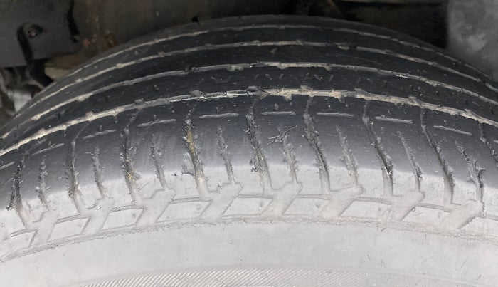 2017 Mahindra XUV500 W8 FWD, Diesel, Manual, 65,481 km, Right Rear Tyre Tread