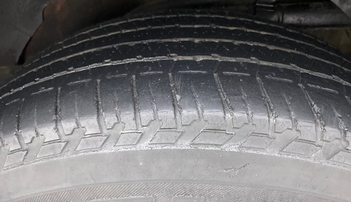 2017 Mahindra XUV500 W8 FWD, Diesel, Manual, 65,481 km, Left Rear Tyre Tread