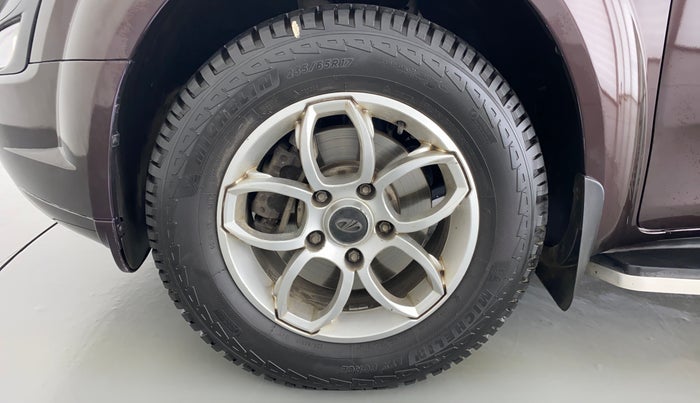 2016 Mahindra XUV500 W4, Diesel, Manual, 74,461 km, Left Front Wheel