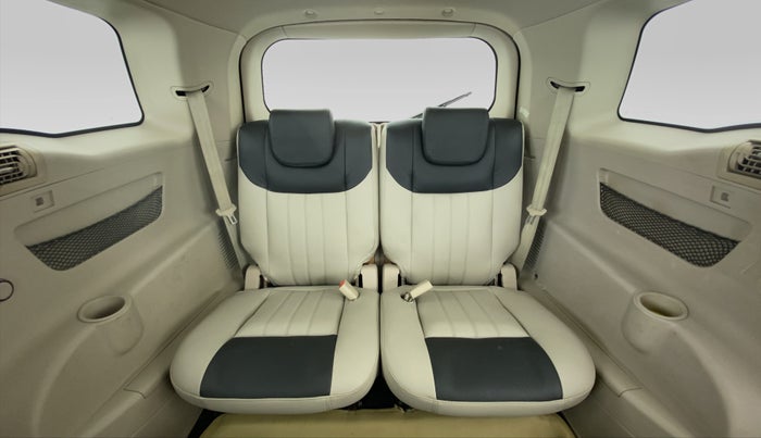 2016 Mahindra XUV500 W4, Diesel, Manual, 74,461 km, Third Seat Row ( optional )