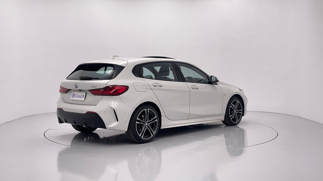 Right Back Diagonal (45- Degree) View