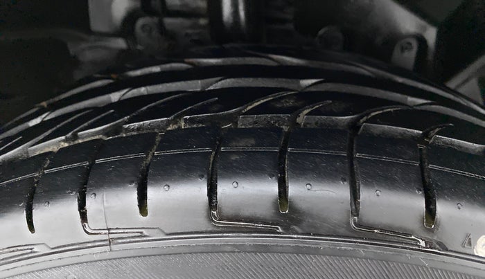 2017 Ford Ecosport TITANIUM 1.5L DIESEL, Diesel, Manual, 35,373 km, Right Front Tyre Tread