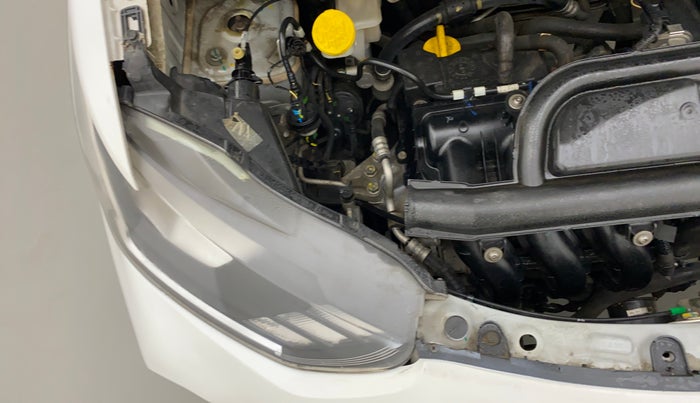 2020 Datsun Redi Go T(O) 1.0 AMT, Petrol, Automatic, 22,551 km, Right headlight - Clamp has minor damage