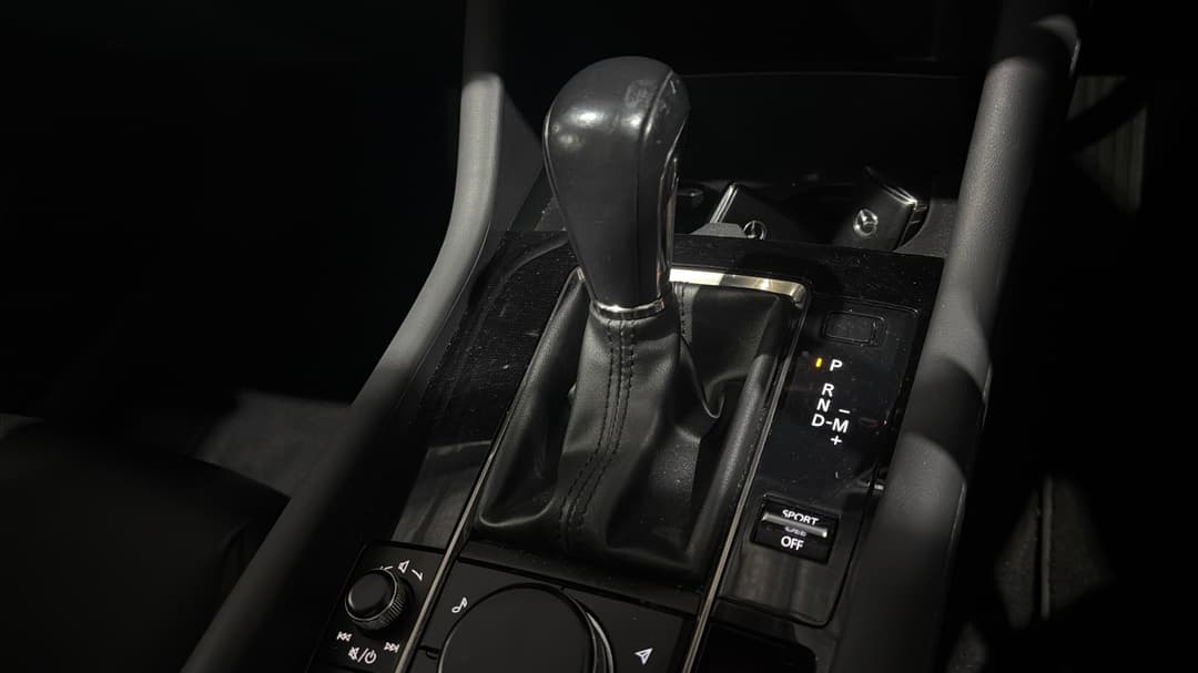 2019 Mazda Mazda3 G20 Touring, Automatic, 130672 km, Gear Lever 
