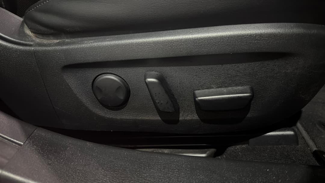 2019 Mazda Mazda3 G20 Touring, Automatic, 130672 km, Drivers Side Adjustment Panel