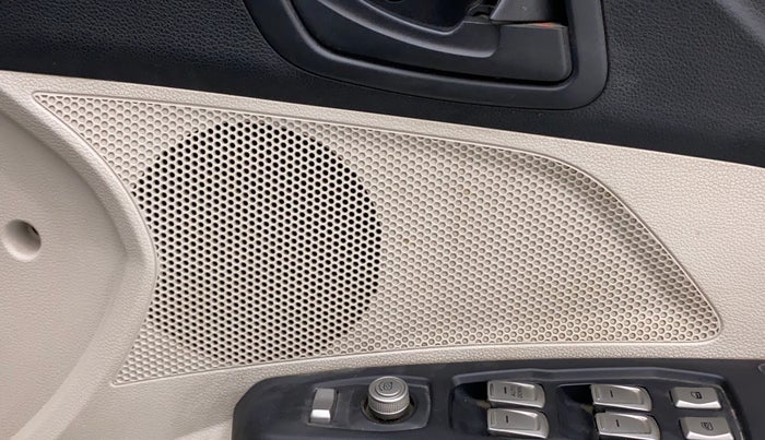 2019 Mahindra XUV300 W6 1.5 DIESEL, Diesel, Manual, 42,027 km, Speaker