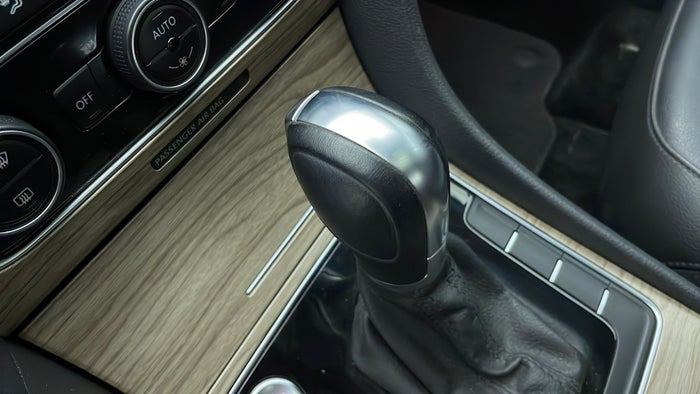 Volkswagen Passat-Gear lever Knob Scratch