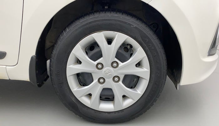 2015 Hyundai Grand i10 SPORTZ 1.2 KAPPA VTVT, Petrol, Manual, 40,507 km, Right Front Wheel