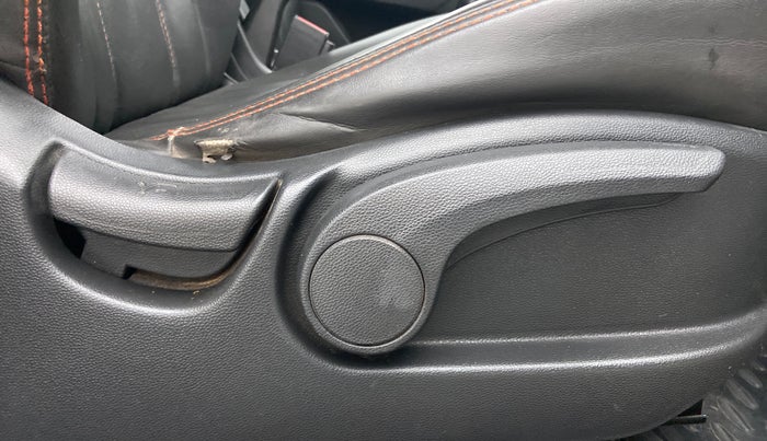 2018 Hyundai Creta SX PLUS 1.6 PETROL, Petrol, Manual, 81,764 km, Driver Side Adjustment Panel