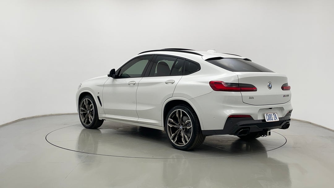 Left Back Diagonal (45- Degree) View