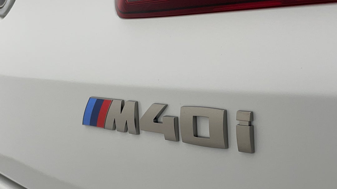 Badge (Boot Right Side)