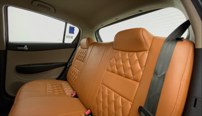 2014 Hyundai i20 MAGNA O 1.2, Petrol, Manual, 18,483 km, Right Side Rear Door Cabin