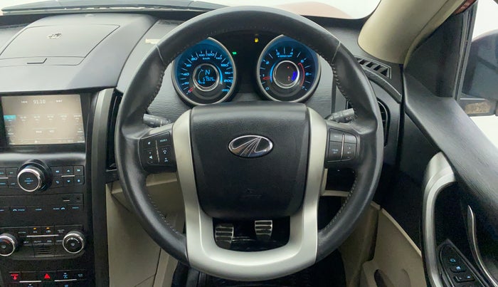 2015 Mahindra XUV500 W10, Diesel, Manual, 57,926 km, Steering Wheel Close Up