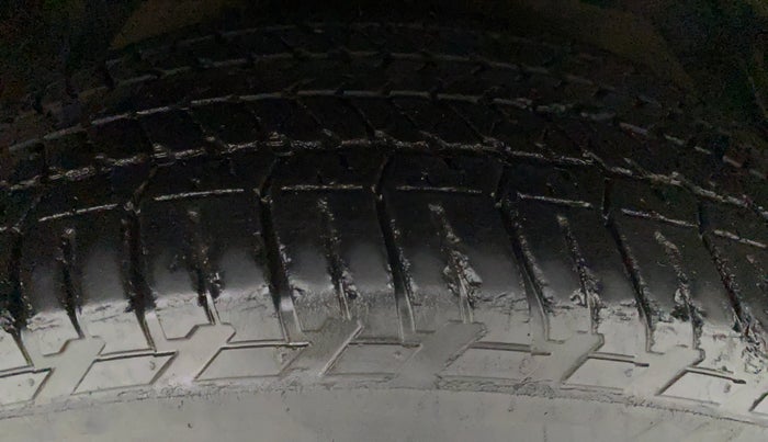 2015 Mahindra XUV500 W10, Diesel, Manual, 57,926 km, Right Front Tyre Tread