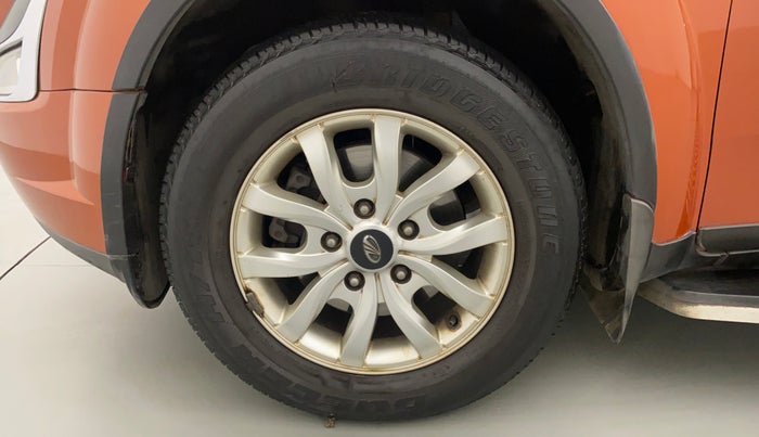2015 Mahindra XUV500 W10, Diesel, Manual, 57,926 km, Left Front Wheel
