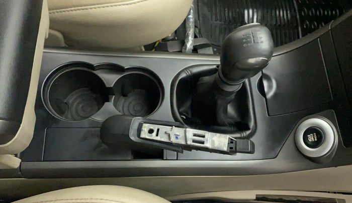 2015 Mahindra XUV500 W10, Diesel, Manual, 57,926 km, Gear Lever