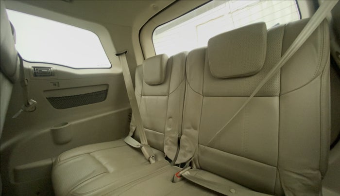 2015 Mahindra XUV500 W10, Diesel, Manual, 57,926 km, Third Seat Row ( optional )