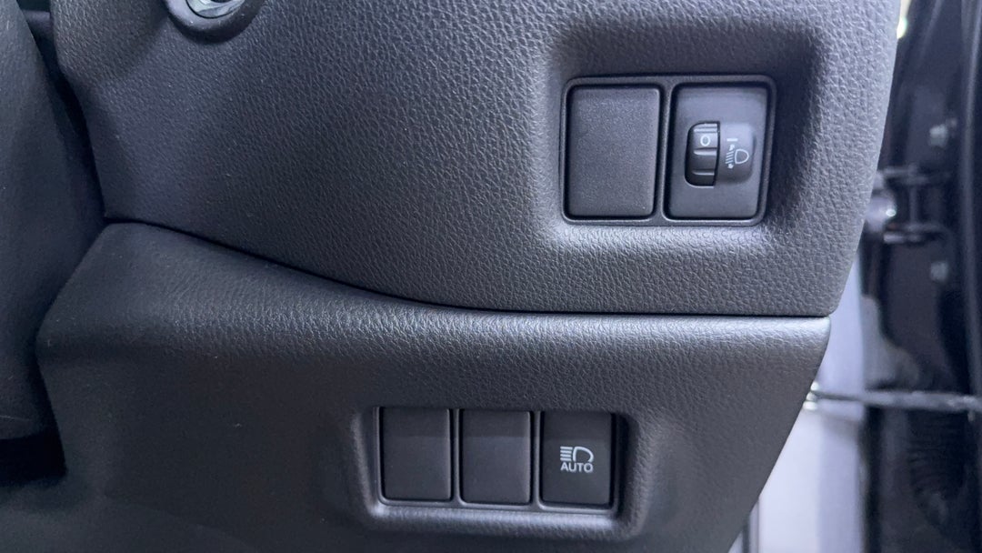 2021 Toyota C-HR Gxl (2WD), Automatic, 50059 km, Utility Switches/Buttons