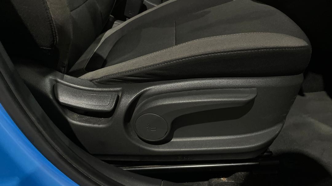 2018 Hyundai Kona Go (FWD), Automatic, 107543 km, Drivers Side Adjustment Panel