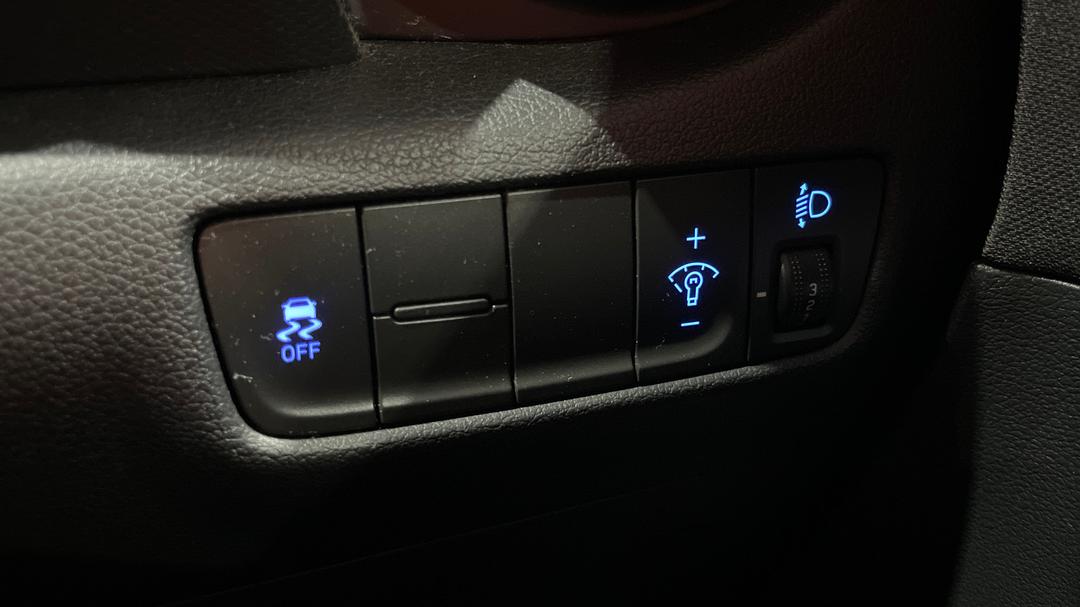 2018 Hyundai Kona Go (FWD), Automatic, 107543 km, Utility Switches/Buttons