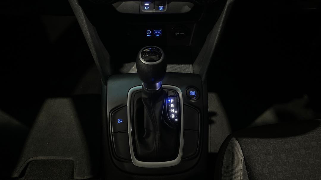 2018 Hyundai Kona Go (FWD), Automatic, 107543 km, Gear Lever 