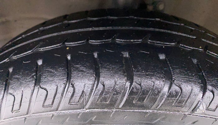 2018 Maruti Wagon R 1.0 VXI, Petrol, Manual, 33,808 km, Left Front Tyre Tread
