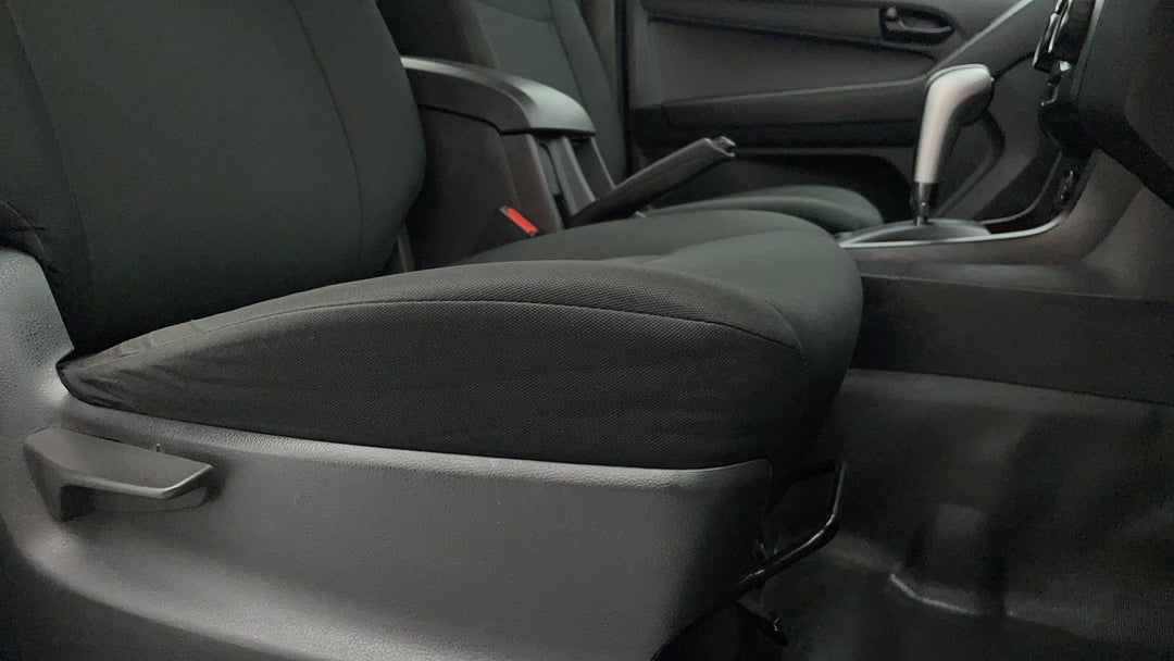 2019 Isuzu D-MAX Sx Hi-ride (4x2), Automatic, 67931 km, Drivers Side Adjustment Panel
