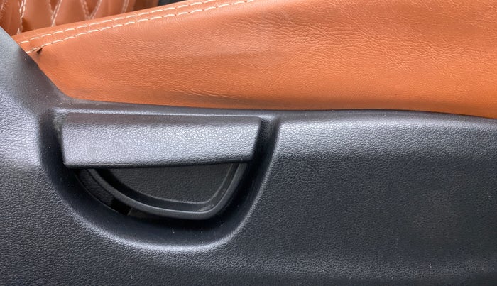 2019 Hyundai NEW SANTRO SPORTZ AMT, Petrol, Automatic, 25,159 km, Driver Side Adjustment Panel