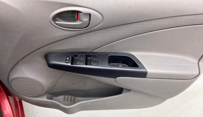 2011 Toyota Etios Liva G, Petrol, Manual, 67,229 km, Driver Side Door Panels Control