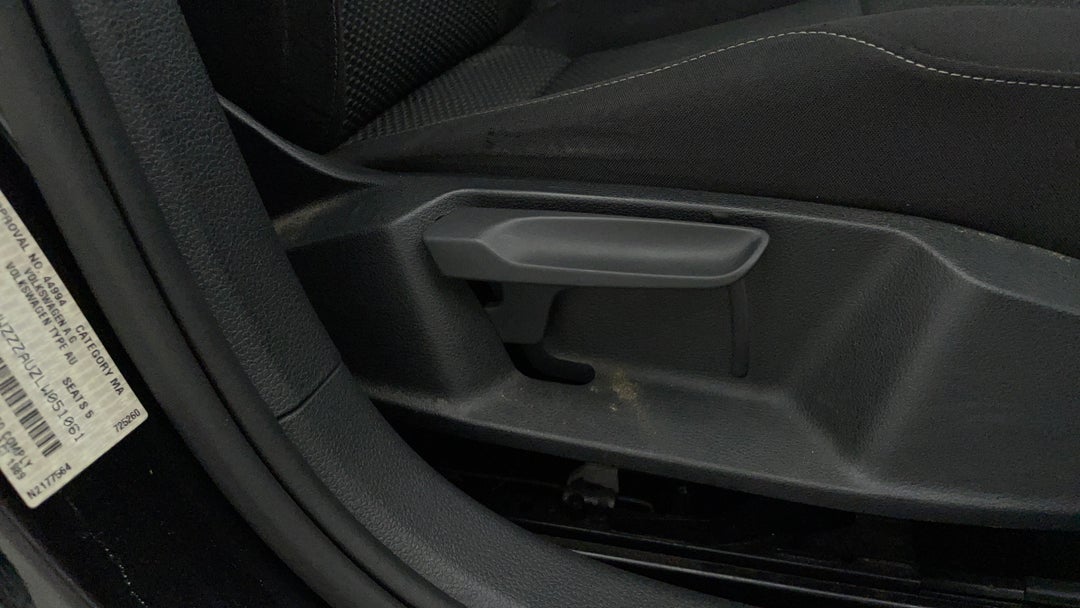 2019 Volkswagen Golf 110 Tsi Trendline, Automatic, 56645 km, Drivers Side Adjustment Panel