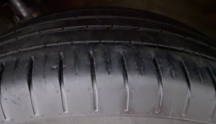2018 Maruti Swift ZXI+, Petrol, Manual, 21,459 km, Left Front Tyre Tread