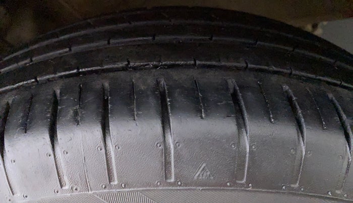 2018 Maruti Swift ZXI+, Petrol, Manual, 21,459 km, Right Front Tyre Tread
