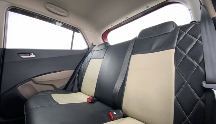 2016 Hyundai Grand i10 SPORTZ 1.2 KAPPA VTVT, Petrol, Manual, 56,397 km, Right Side Rear Door Cabin