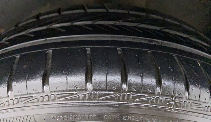 2018 Volkswagen Ameo COMFORTLINE 1.0, Petrol, Manual, 14,851 km, Right Front Tyre Tread