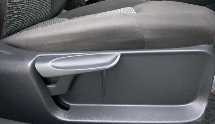 2018 Volkswagen Ameo COMFORTLINE 1.0, Petrol, Manual, 14,851 km, Driver Side Adjustment Panel