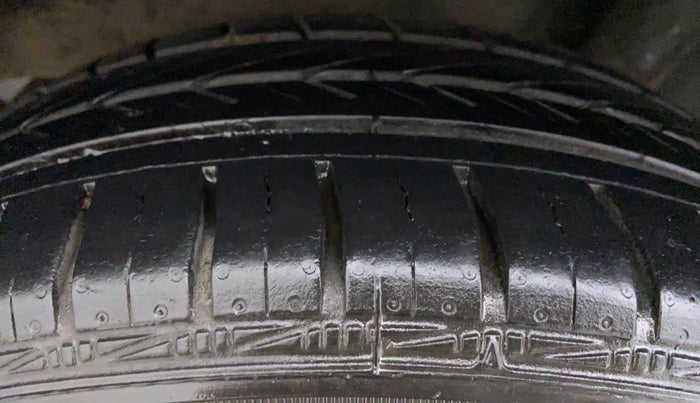 2018 Volkswagen Ameo COMFORTLINE 1.0, Petrol, Manual, 14,851 km, Right Rear Tyre Tread
